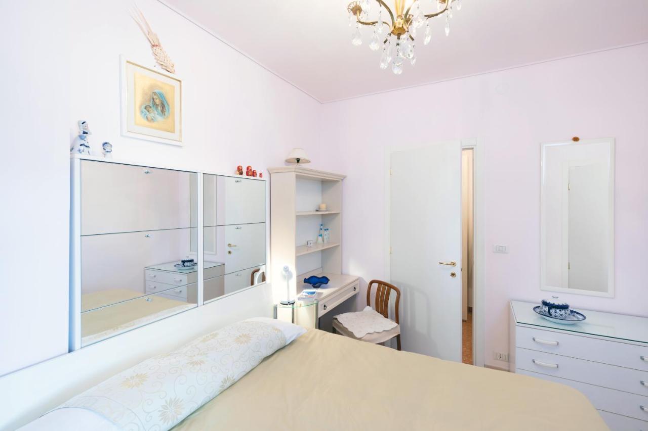 110 - Casa Sole Vista Mare, In Centro 100 Metri Spiaggia Apartment Бордихера Екстериор снимка